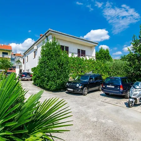 Guest house Sobe Frano I Lovro 3*